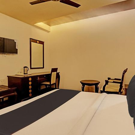 Townhouse The Royce New Friends Colony Hotel New Delhi Exterior photo