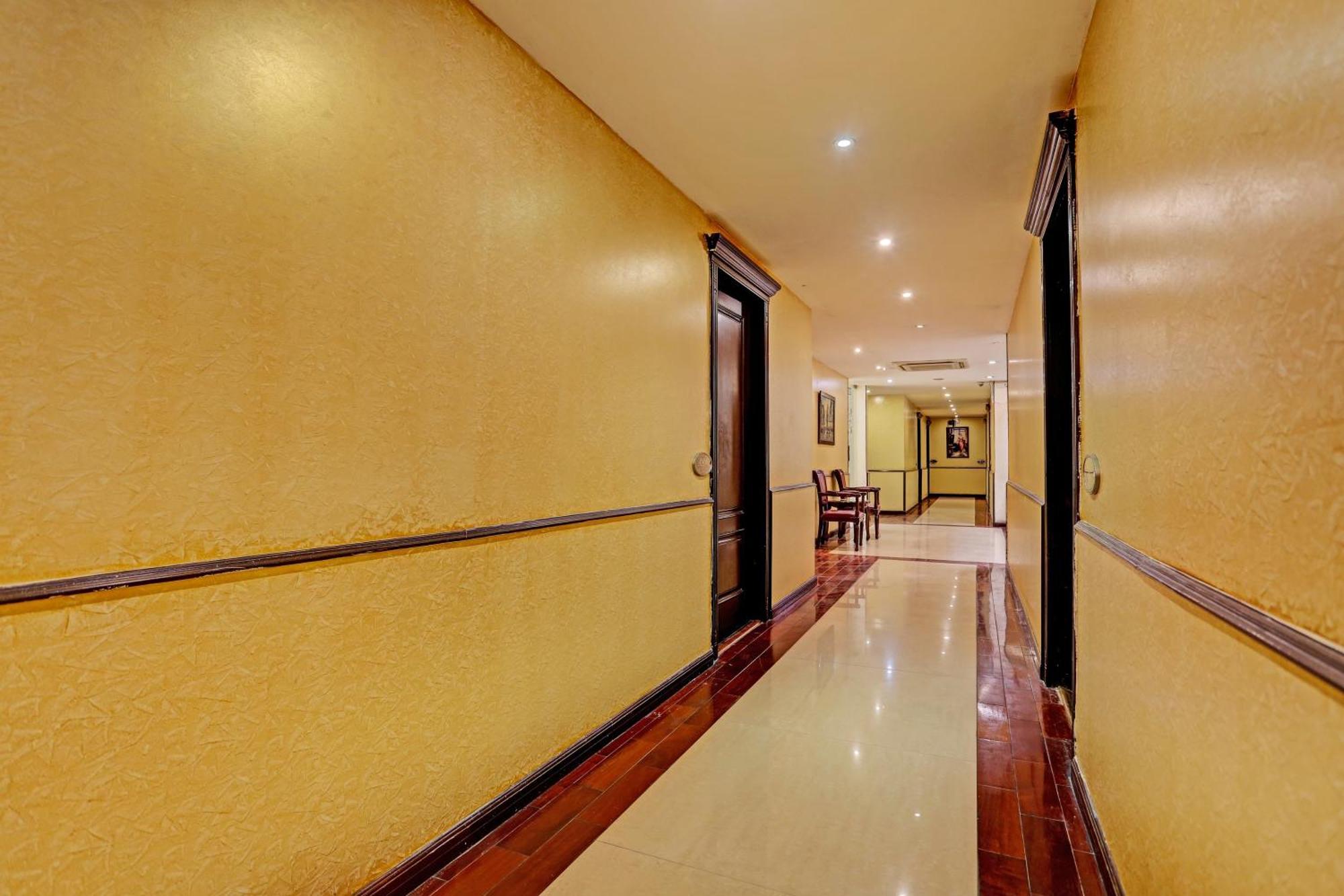 Townhouse The Royce New Friends Colony Hotel New Delhi Exterior photo