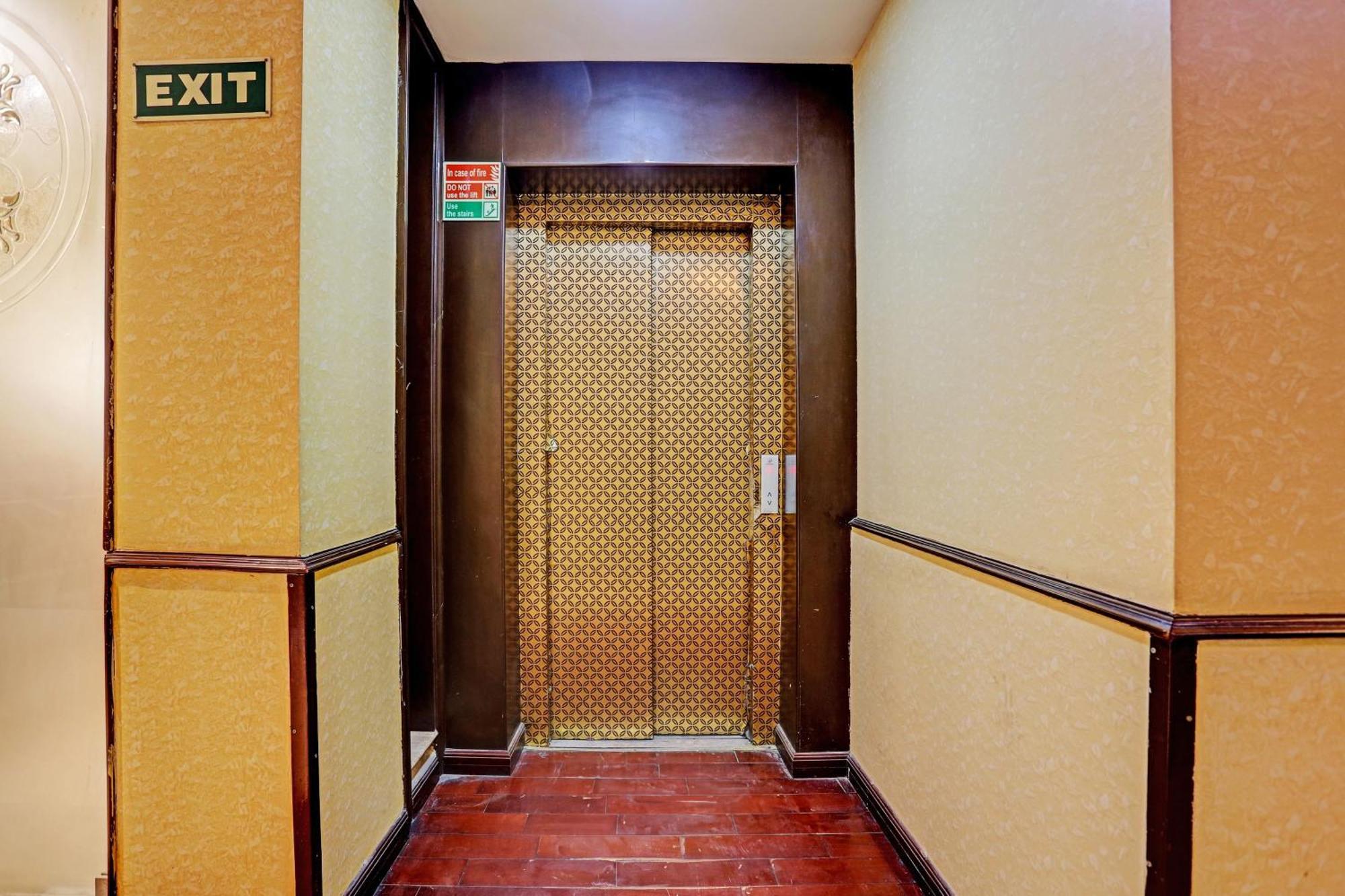 Townhouse The Royce New Friends Colony Hotel New Delhi Exterior photo